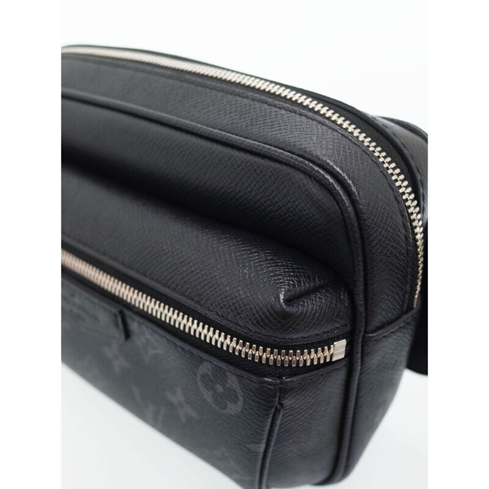Louis Vuitton Outdoor Taiga Rama Bum Leather Body Black Bag - Picture 6 of 9